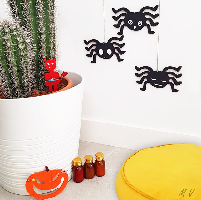 JOYIN Lot de 3 araignées géantes multicolores pour Halloween, cour JOYIN Lot de 3 araignées géantes multicolores pour Halloween, cour