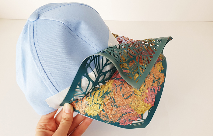 casquette à customiser avec de la peinture