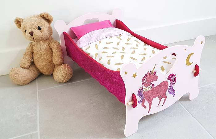 mignon lit de poupee en bois a peindre