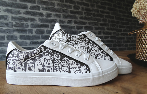 customisation sneakers avec des feutres